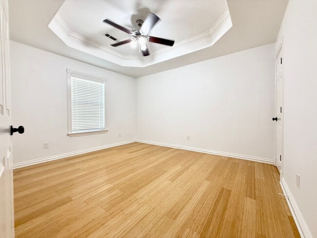 Building Photo - ***310 N. C Street***