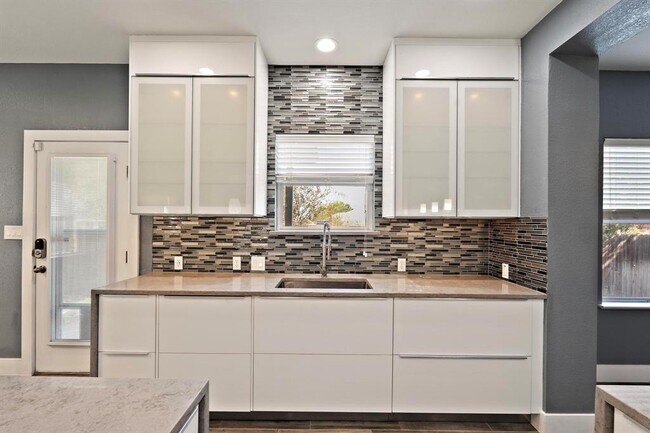 Building Photo - 11416 Flushwing Dr