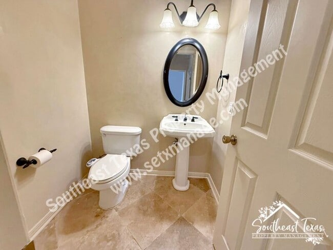 Building Photo - 4980 Littlewood Dr