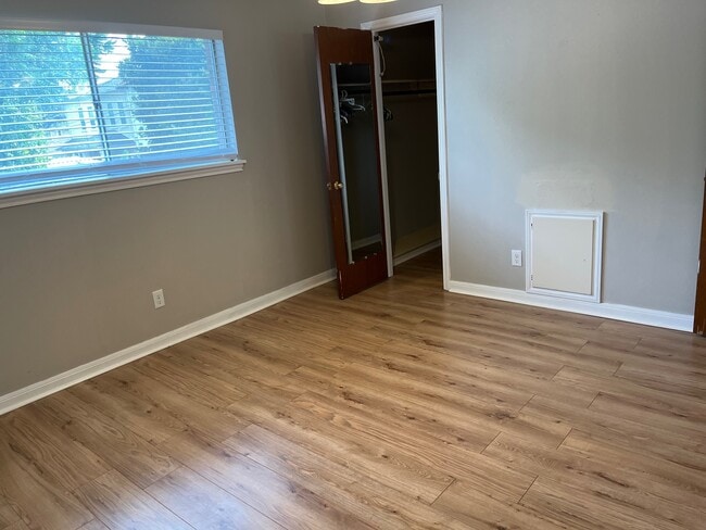 Building Photo - 1500 Woodhead St