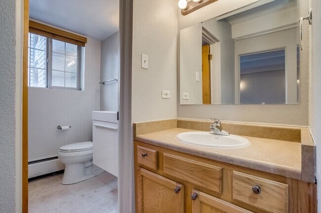 Building Photo - 50 N Clarkson St