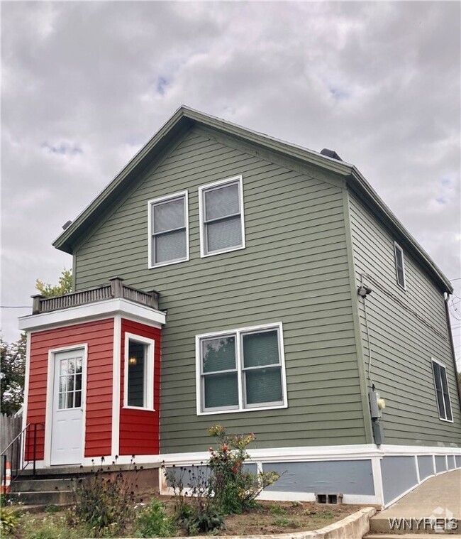 Building Photo - 143 Cottage St