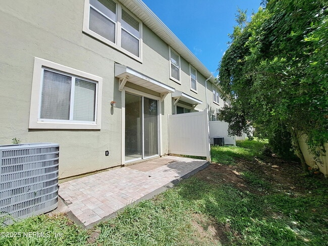 Building Photo - 2354 Sunset Bluff Dr