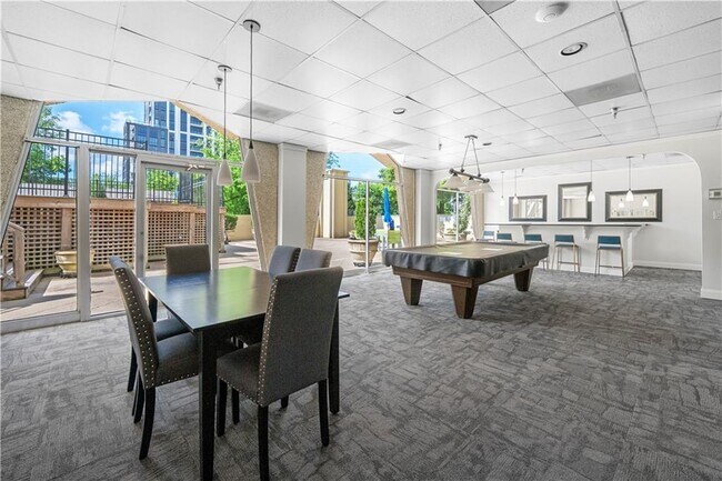 Building Photo - 2479 Peachtree Rd