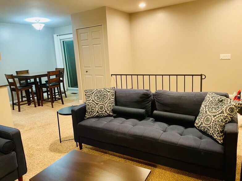 Building Photo - 1734 Valleywood Ct