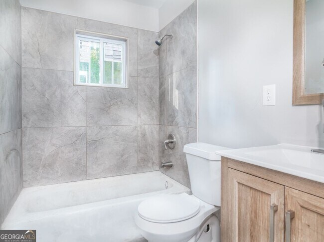 Building Photo - 511 Gresham Park Dr