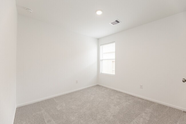 Building Photo - 6831 Lantana Leaf Ln