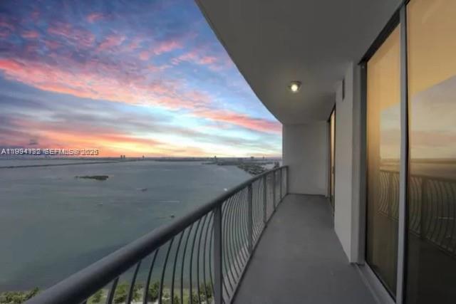 Building Photo - 1750 N Bayshore Dr