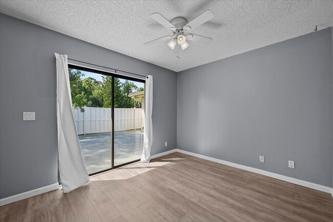 Building Photo - 12556 Woodmill Dr