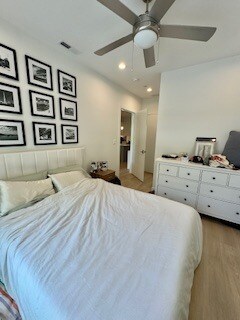 Building Photo - 3355 N Southport Ave