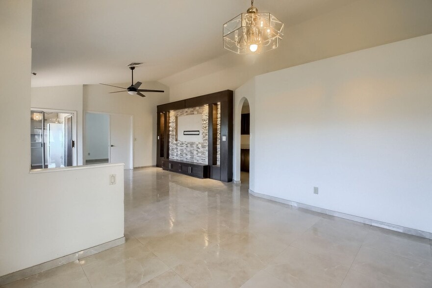 Building Photo - 18202 N 19th St