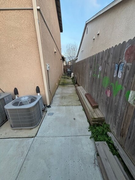 Building Photo - 3791 Bonifacio Way