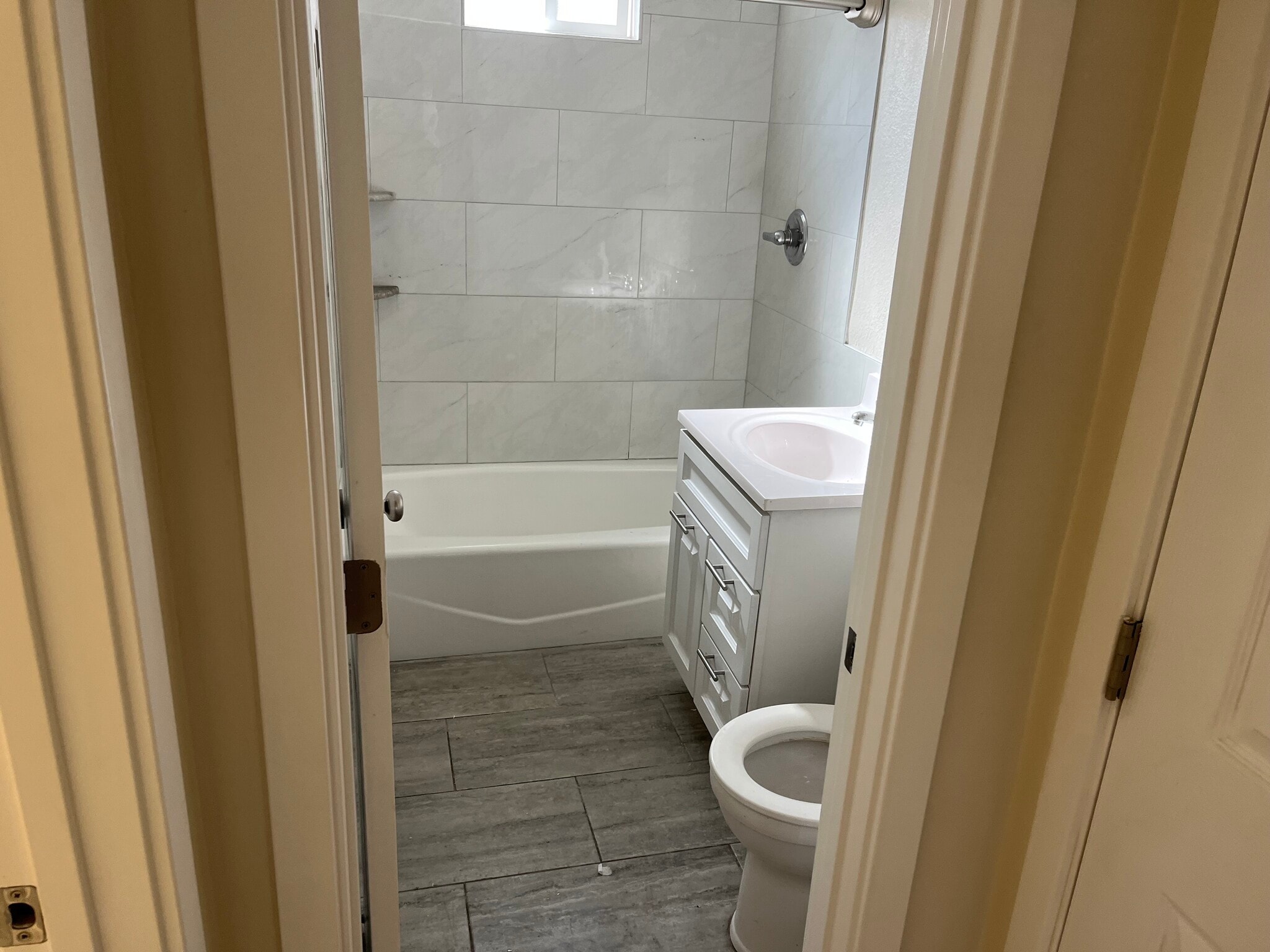 Building Photo - 2003 W Olympic Blvd