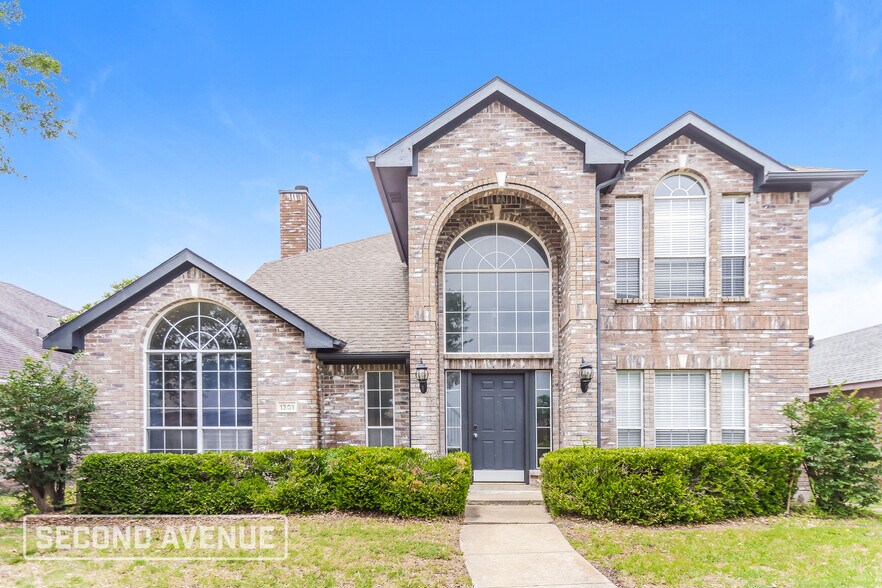 Primary Photo - 1301 Clear Creek Dr