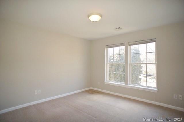 Building Photo - 32 Oakwood Ave