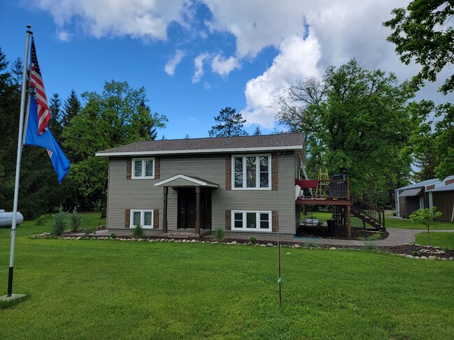 Front of house facing Sleepy Hollow Road - 2836 Sleepy Hollow Rd