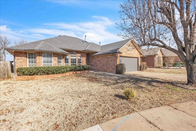 Building Photo - Look at this Bonus Room!!!