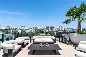 Building Photo - 9901 W Bay Harbor Dr