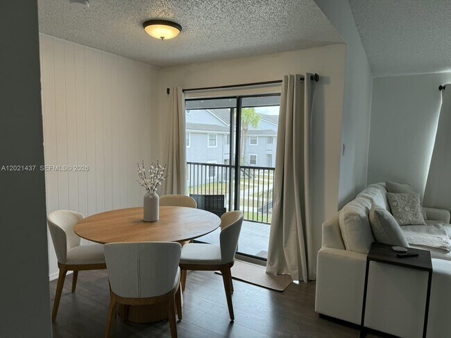 Building Photo - 10360 SW 150th Ct