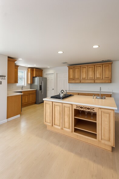 Building Photo - 5475 Jack Creek Rd