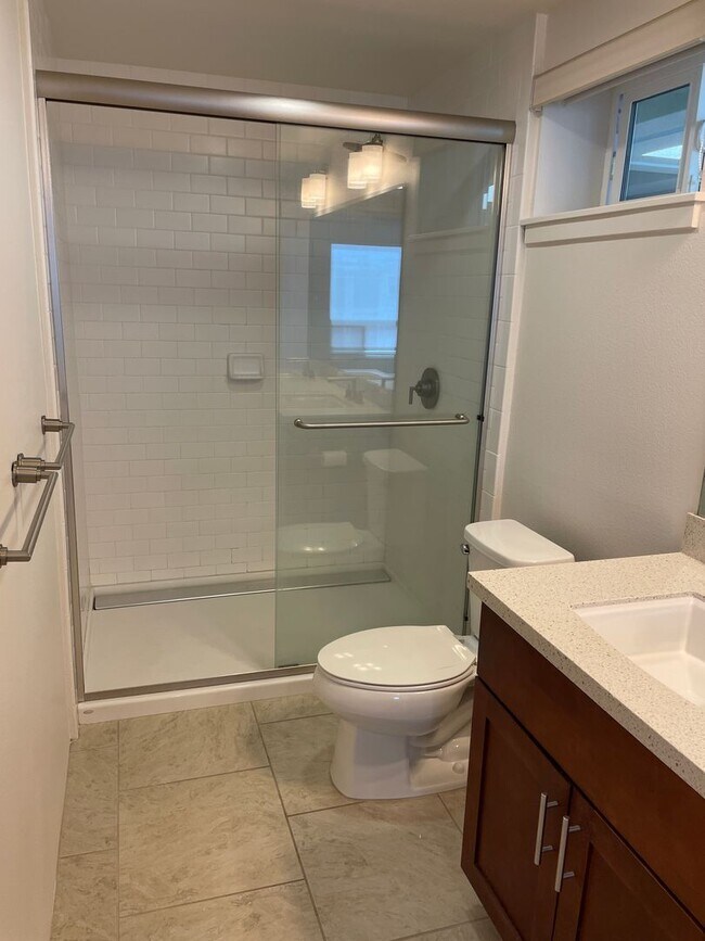 Building Photo - Ka Malanai at Kailua Phase II - 2 bedroom,  2 bath with 2 covered parking - $4,000.