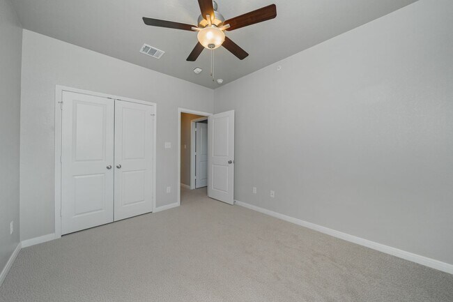 Building Photo - Spacious Townhome Available Now!