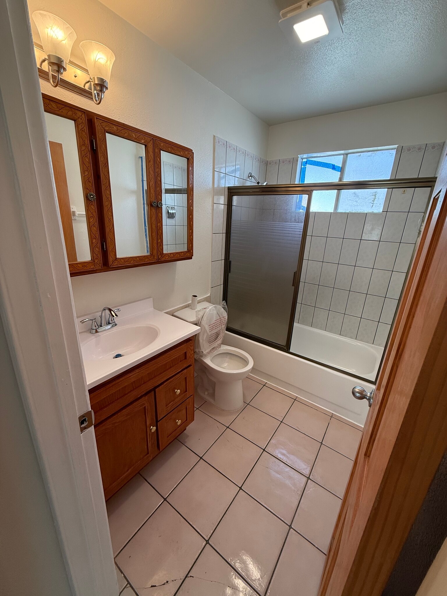 Building Photo - 4040 W 164th St