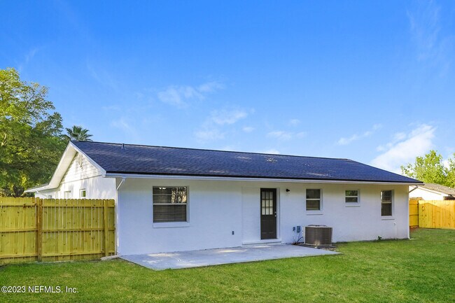 Building Photo - 8203 Ireland Dr