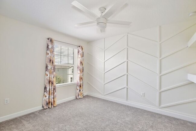 Building Photo - Former Model Townhome for Rent – Winter Ga...