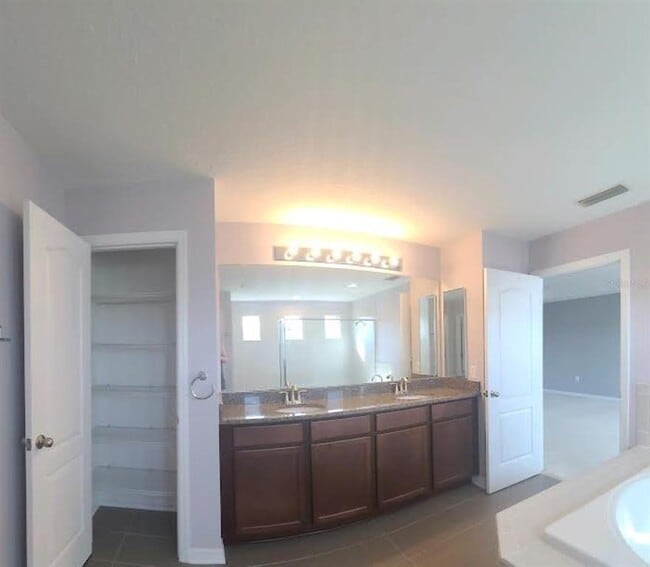 Building Photo - 1052 Ketzal Dr