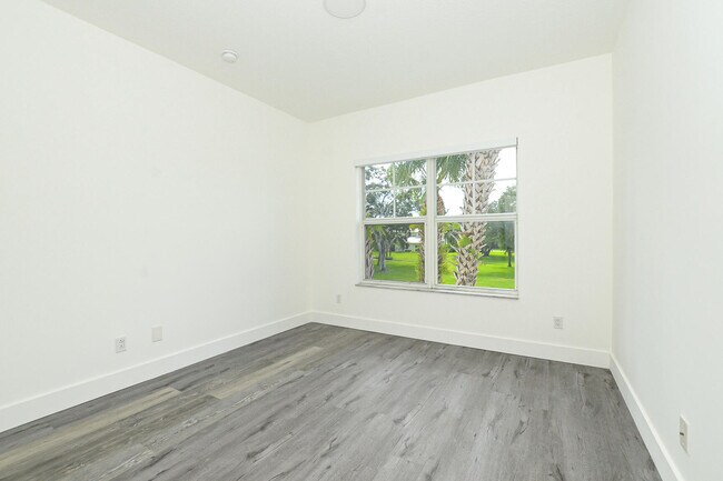 Building Photo - 3944 Sabal Way