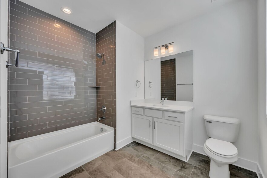 Building Photo - 504 Vernon Cir