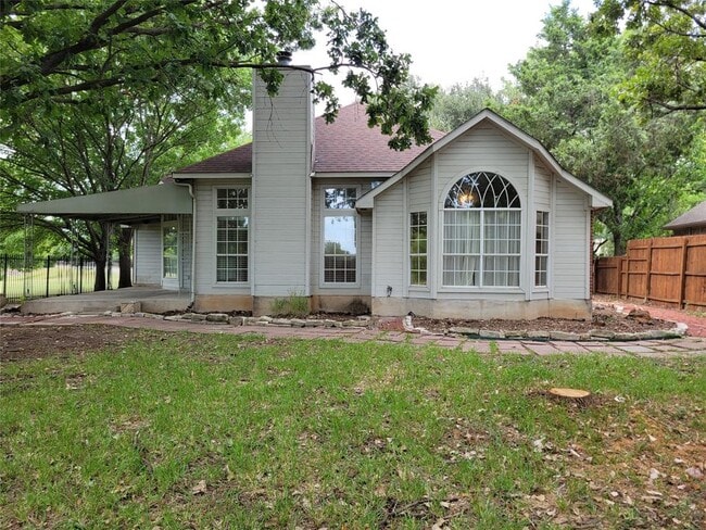 Building Photo - 105 W Oxford Dr