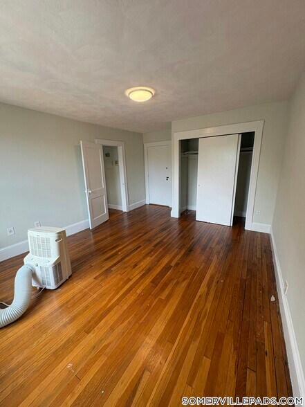 Building Photo - 402 Highland Ave