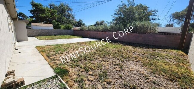 Building Photo - 44615 4th St E