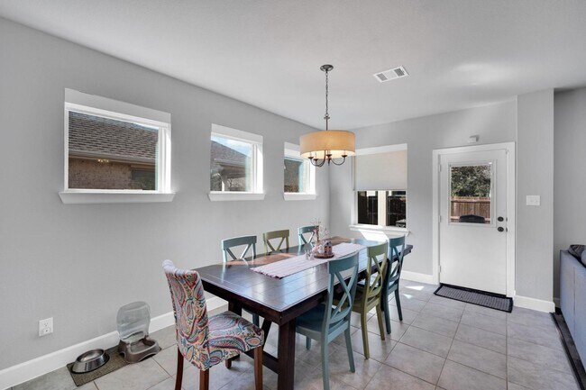 Building Photo - 7412 Winterbloom Wy