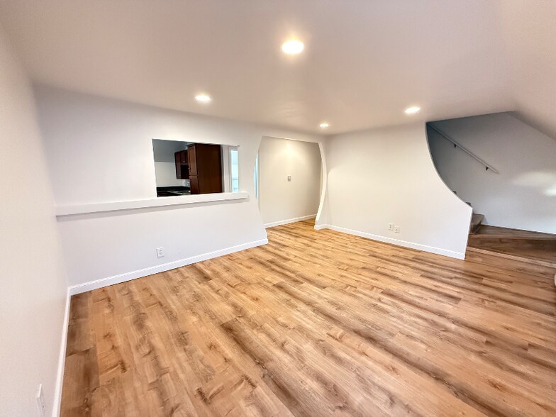 Building Photo - 181 S Bend St