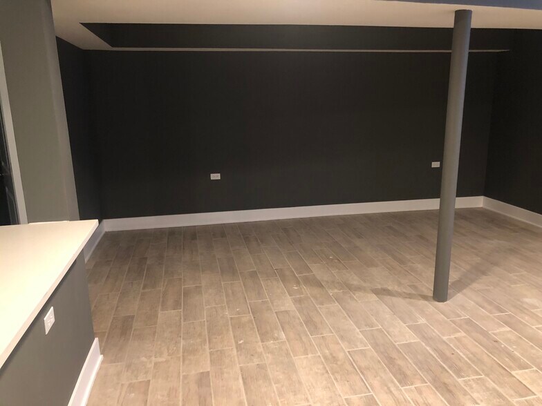 LIVING ROOM UNFURNISHED - 4836 S Michigan Ave