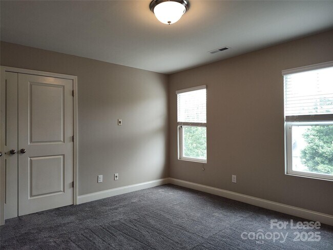 Building Photo - 9415 Segundo Ln