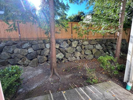 Building Photo - Gorgeous 2 bedroom 2 bath townhome available now!