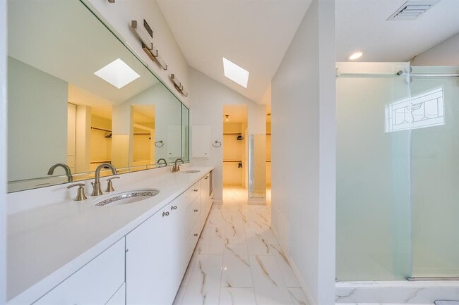 Building Photo - 2819 Bering Dr