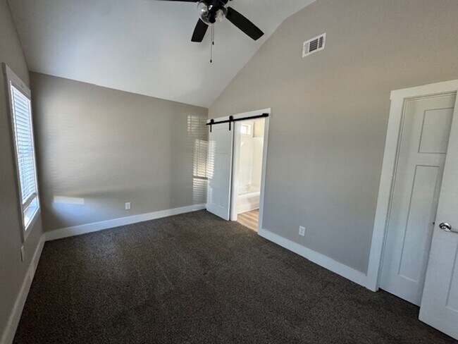 Building Photo - 515 Boulevard