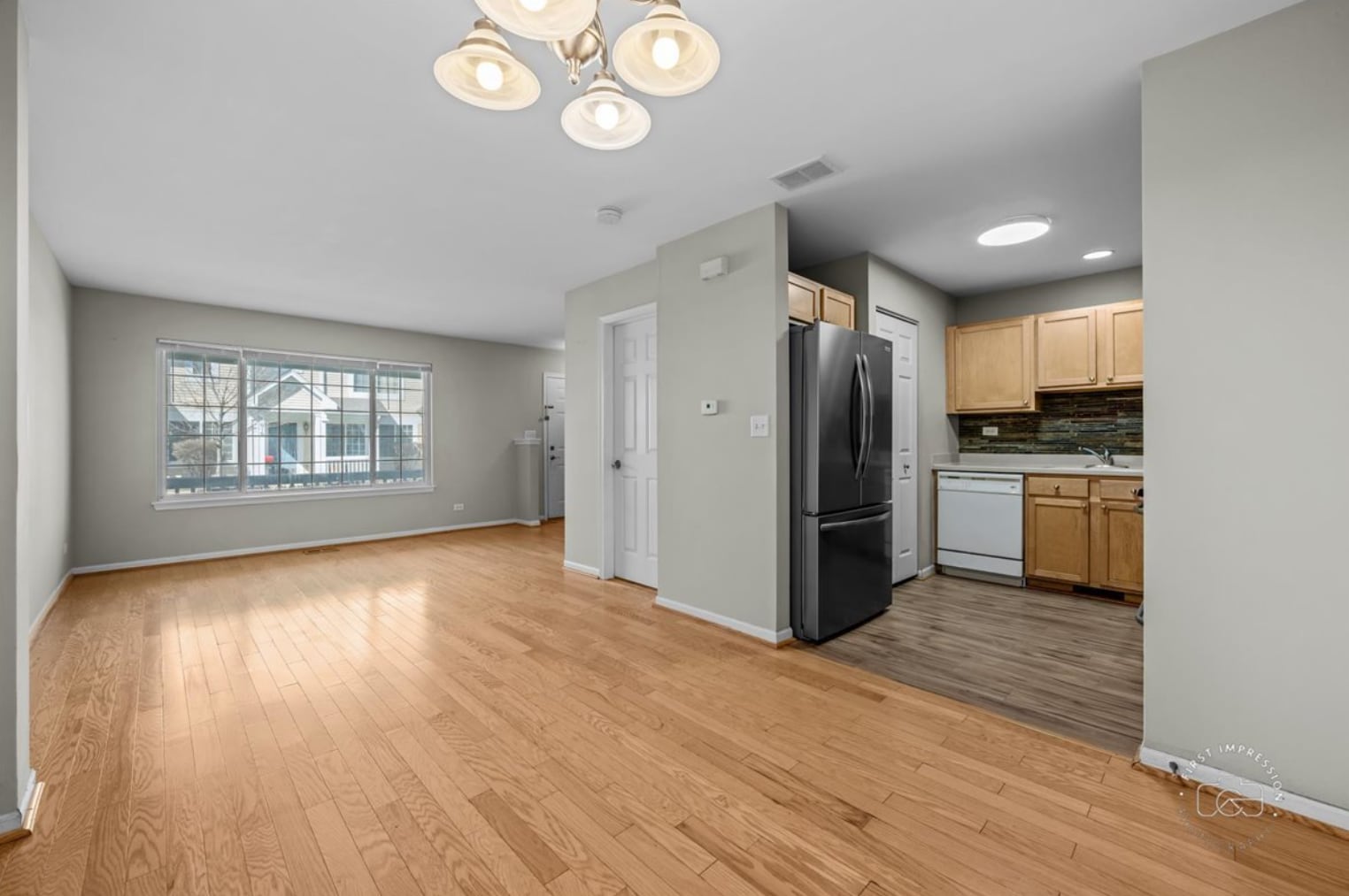 Building Photo - 628 Lincoln Station Dr