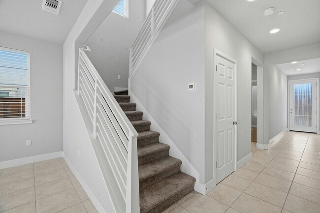 Building Photo - 75 W Pasqua Ct