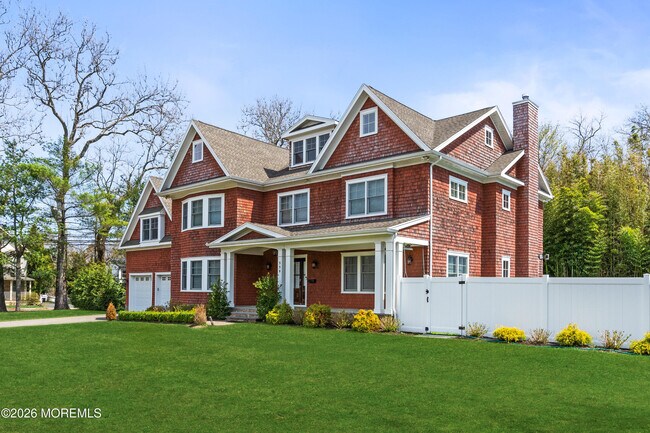 Building Photo - 558 Cedar Ave