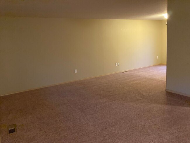 Building Photo - 2 Story Home in Lafayette - Showings Start 4/2