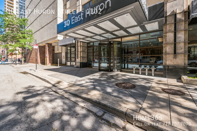 Building Photo - Modern 2-Bed, 1-Bath Condo in the Heart of...