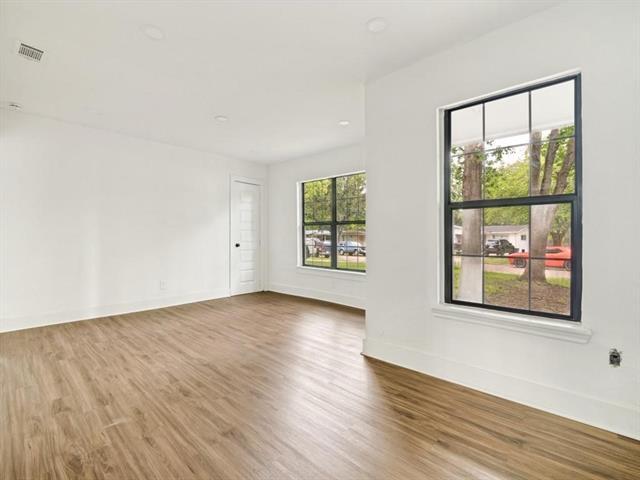 Building Photo - 616 Leyenda Dr
