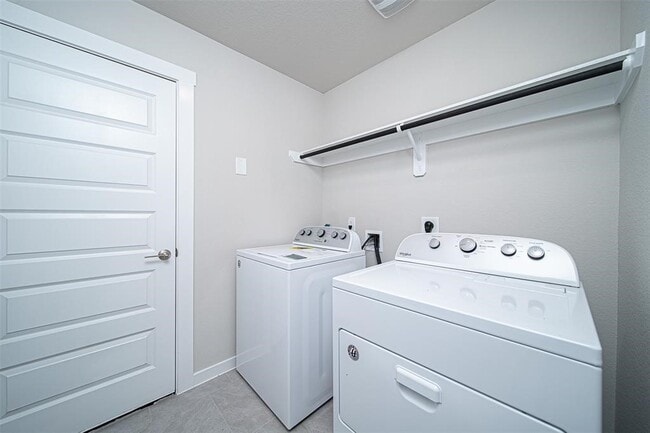 Building Photo - 7411 Victoria Brook Trace