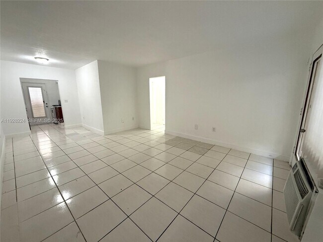 Building Photo - 6885 Byron Ave